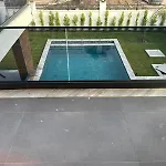 Deluxe *